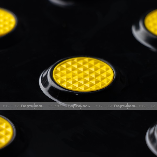 Плитка тактильная контрастная, со сменными рифами (преодолимое препятствие, поле внимания, конусы линейные), 300х300х6, PU/PL, черный/желтый – фото № 5