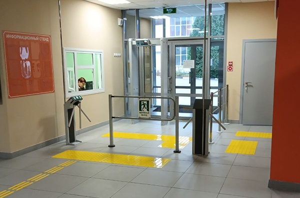 Тифлоцентр оборудовал доступную среду в белгородском лицее