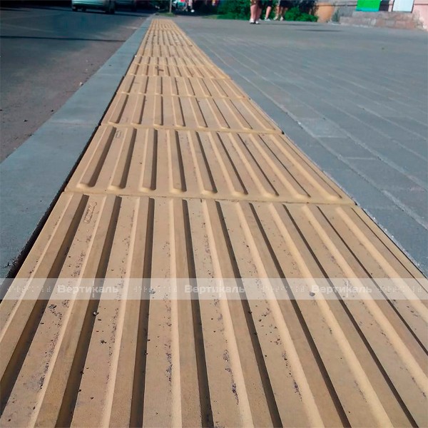Плитка тактильная (направление движения, полоса), 55х300х300, бетон, жёлтый – фото № 5