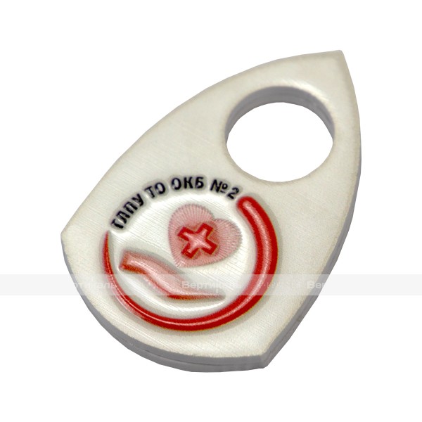 Гардеробные номерки тактильные треугольн. формы двусторонние на основе ПВХ 3 мм с защитным покрытием 70х45 мм – фото № 2