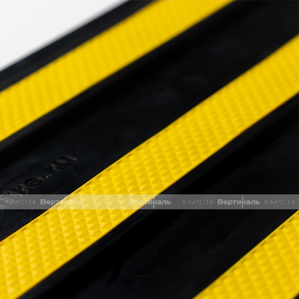 Плитка тактильная контрастная, со сменными рифами (направление движения, зона получения услуг), 180х300х6, PU/PL, черный/желтый – фото № 4
