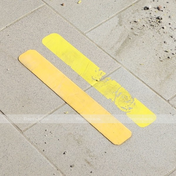 Накладка на ступень антивандальная, шириной 50мм, желтого цвета, самоклеящаяся – фото № 2