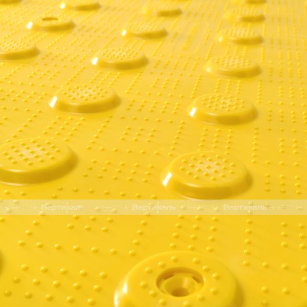 Плитка тактильная (непреодолимое препятствие, конусы шахматные) противоскользящая, 500х500х5, ПВХ, желтый – фото № 12